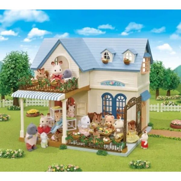 Sylvanian Families Courtyard Home Gift Set - Image 4